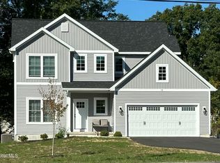 218 Consaul Rd, Albany, NY 12205