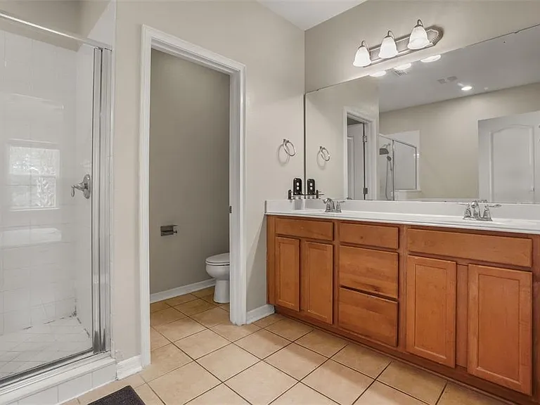 561 Telfair Square Ct — Photo 13