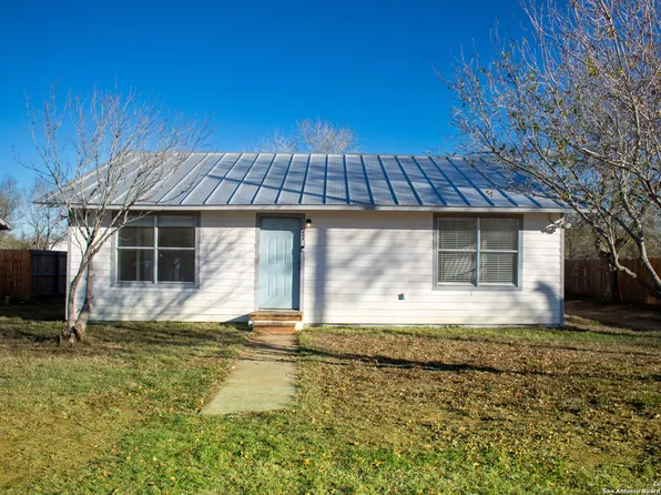 409 Coughran Rd, Pleasanton, TX 78064