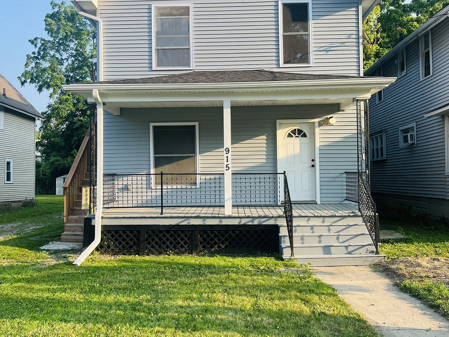 915 W Lapeer St — Photo 3
