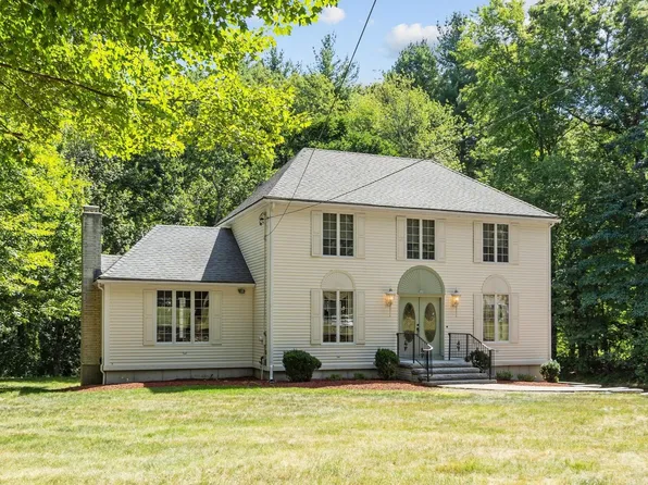 10 Zeus Dr, Chelmsford, MA 01824