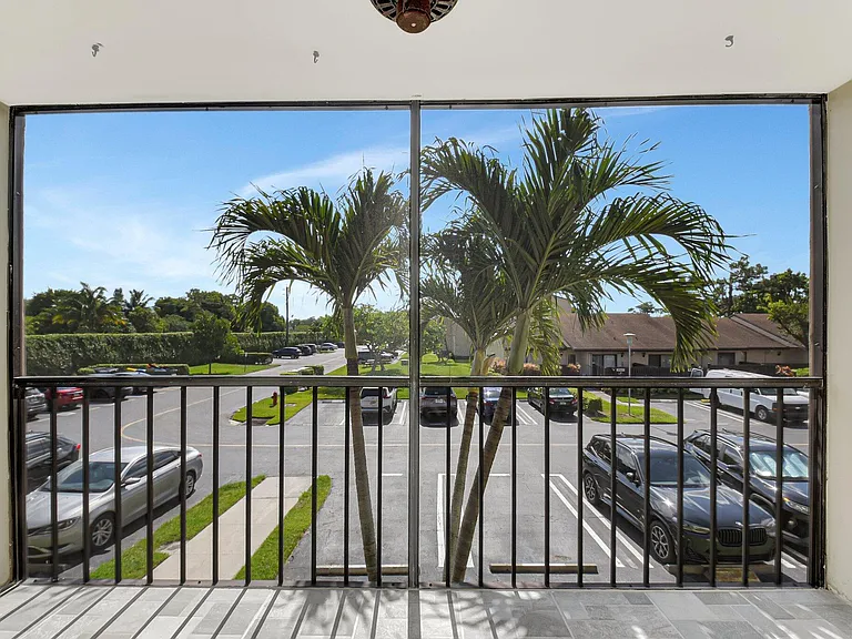 616 Sea Pine Way #C2 — Photo 27