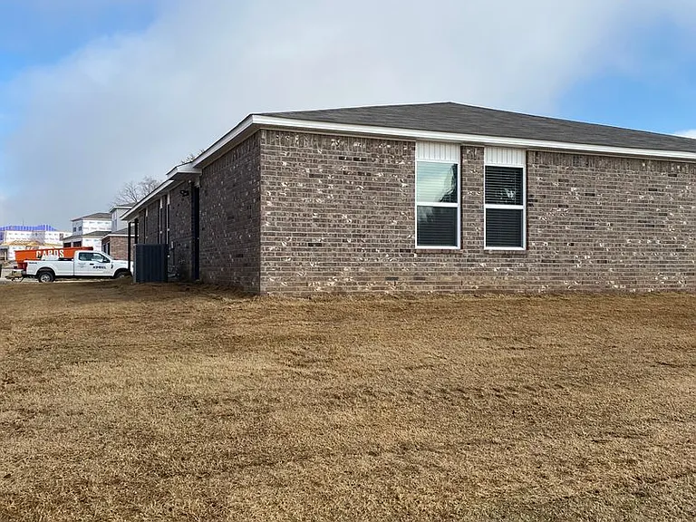 504B W Christopher Dr — Photo 16