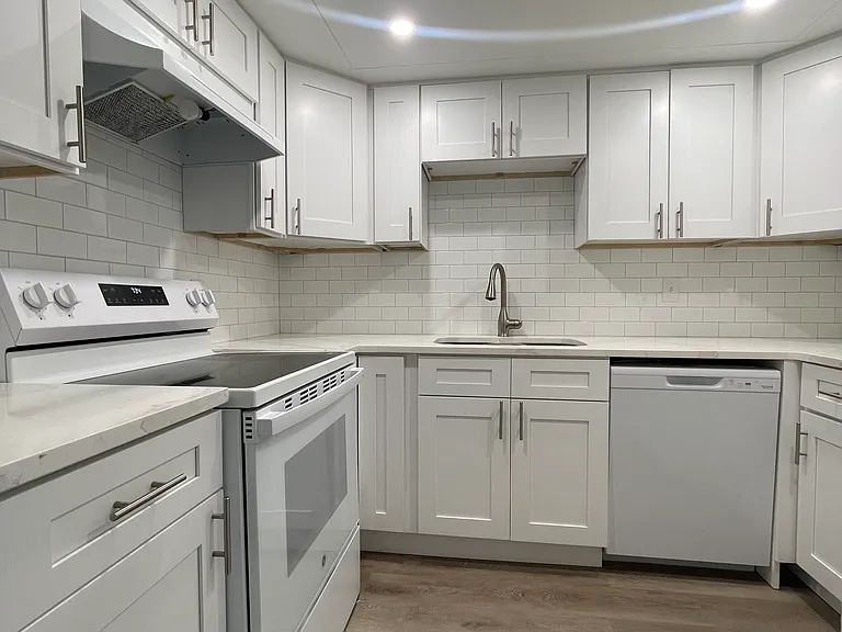 6161 Gulf Winds Dr #149 — Photo 5