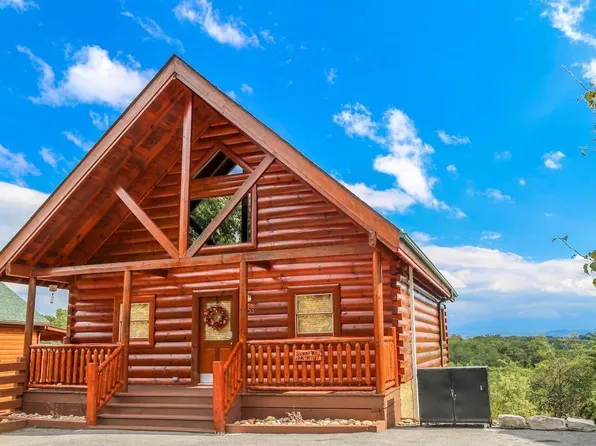 663 Stockton Dr, Sevierville, TN 37876