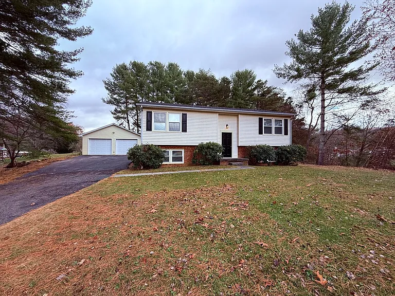 120 Flagg Ct — Photo 17
