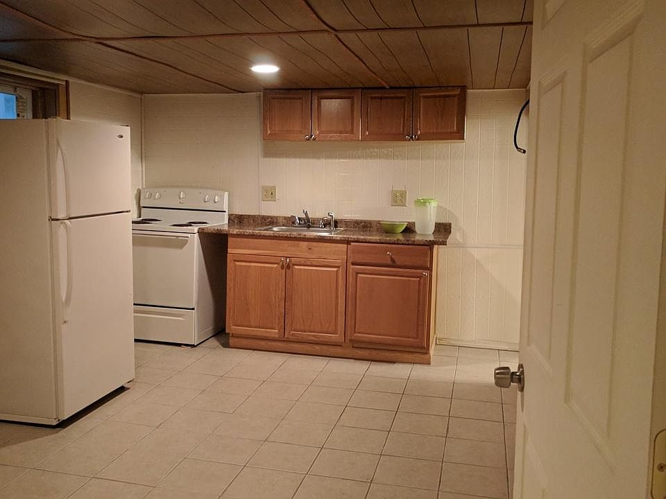 2nd image of 17 Bogart Ter