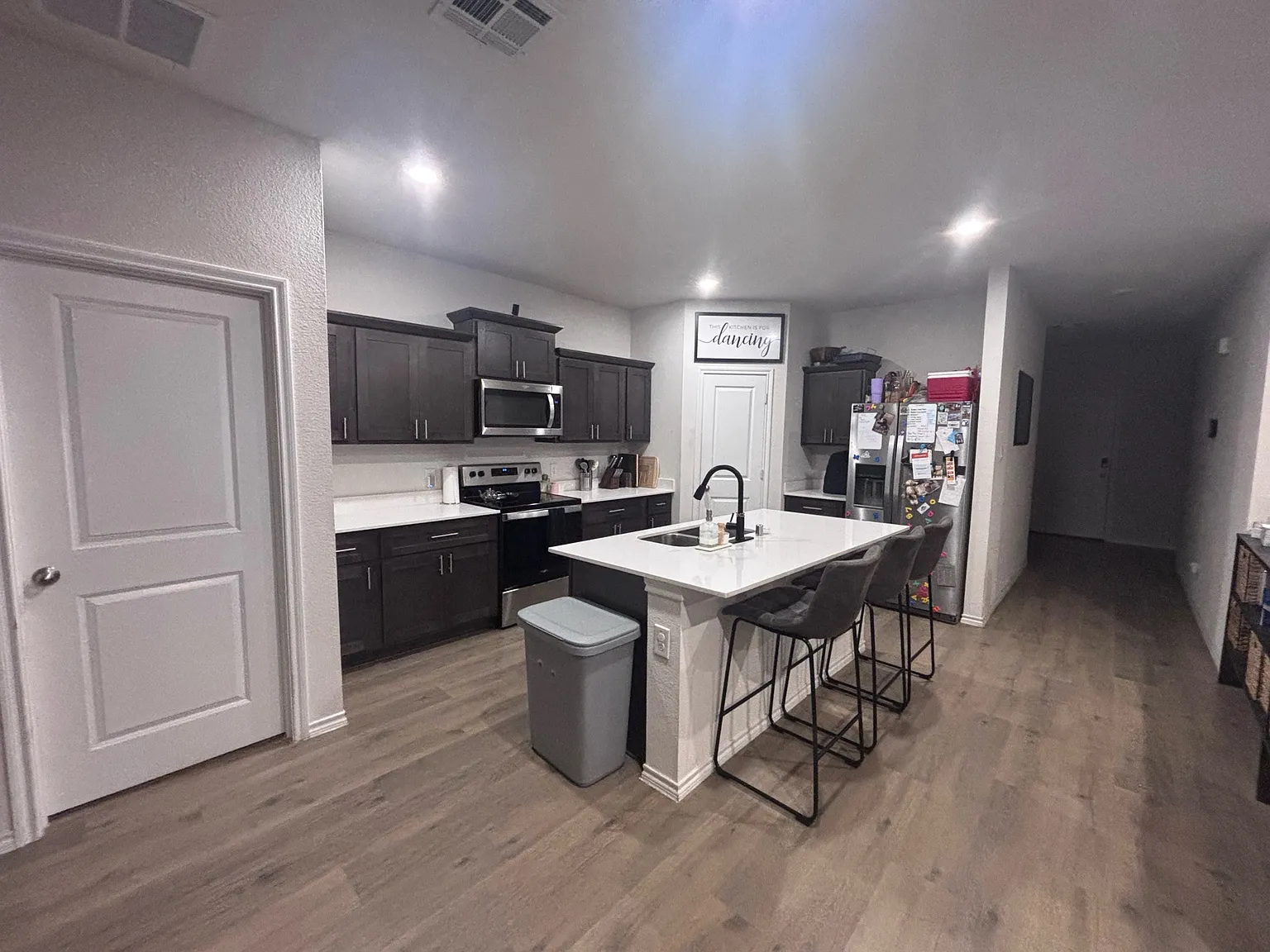 192 Hunters Way - 1 — Photo 2