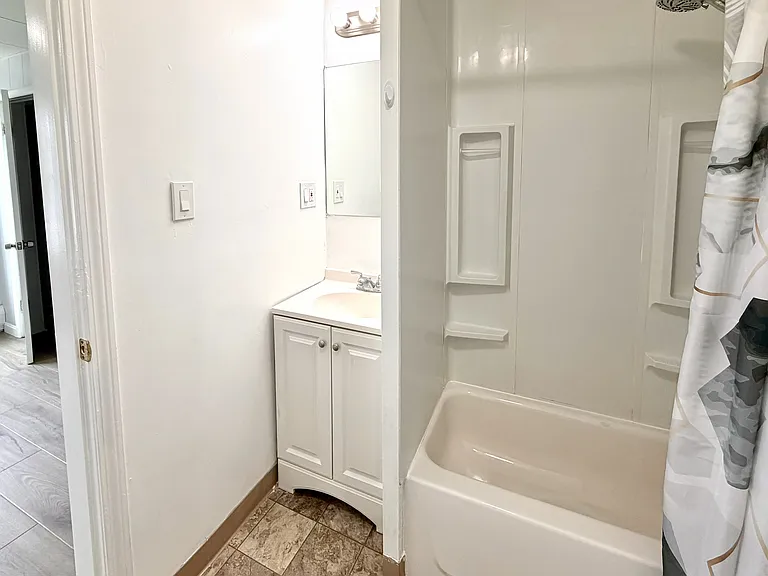 42 Everett St #3 — Photo 10