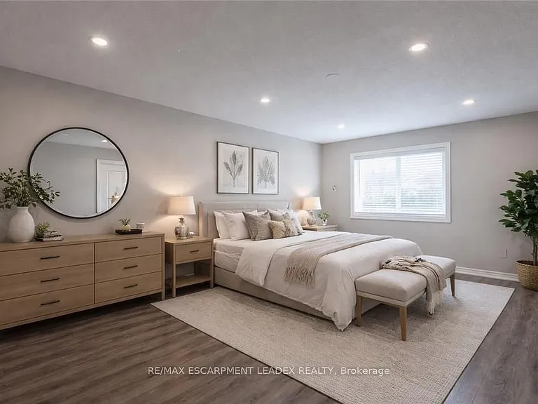 7 Hollinrake Ave — Photo 10