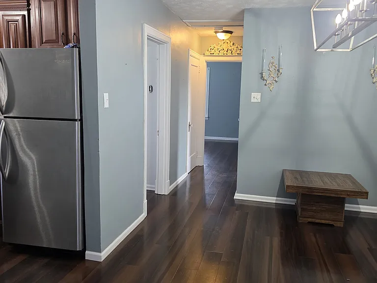 868 Larkin Ave — Photo 5
