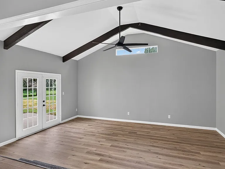 2111 Timber Creek Dr — Photo 10
