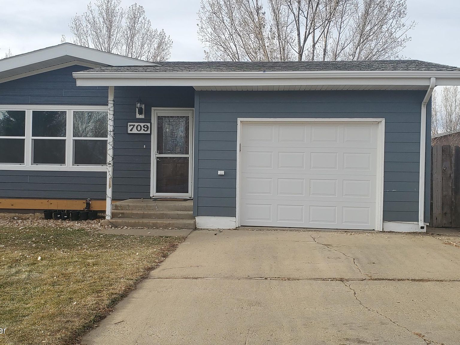 709 8th Ave E, Dickinson, ND 58601 Zillow