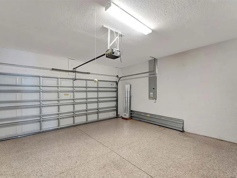 27133 Ipswich Dr — Photo 1