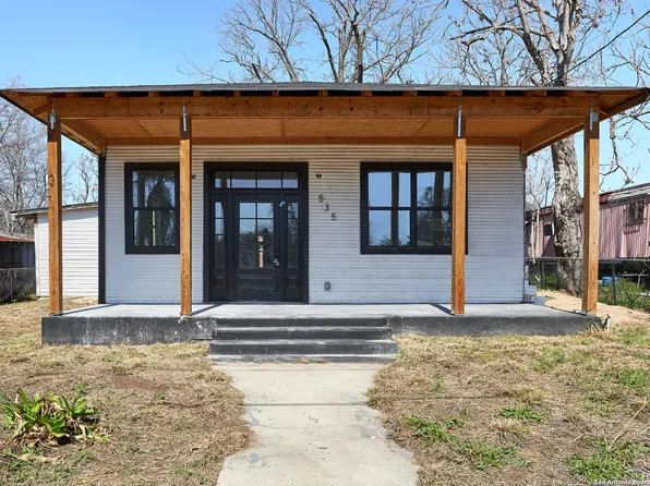 535 Austin St, Pleasanton, TX 78064