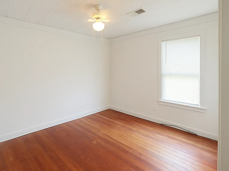 275 Adams St — Photo 8