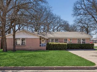 100 Oakhurst Dr, Hurst, TX 76053