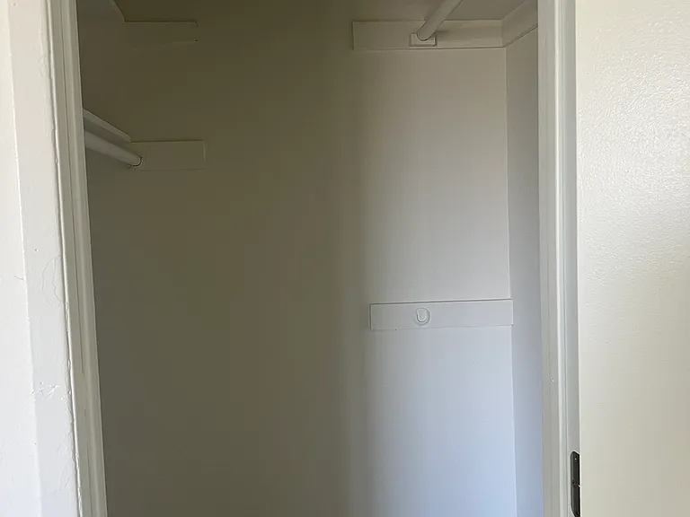 Lennox Lanai Apartments — Photo 20
