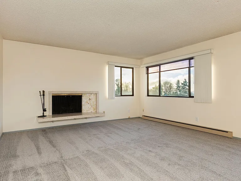 6549 California Ave SW — Photo 8