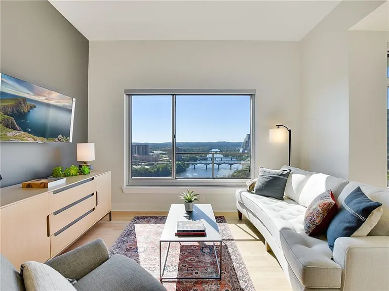 603 Davis St #2001 — Photo 3