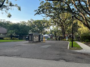 4646 Whispering Park Ln, Tampa, FL 33614