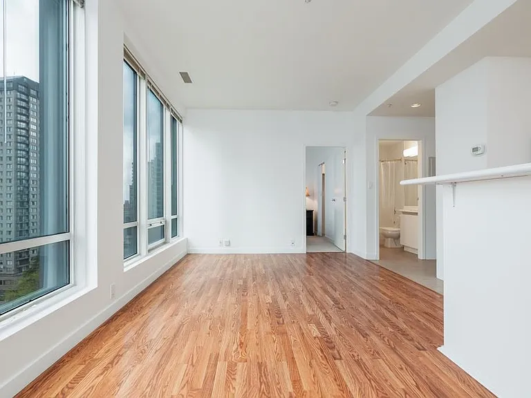 989 Nelson St #903 — Photo 17