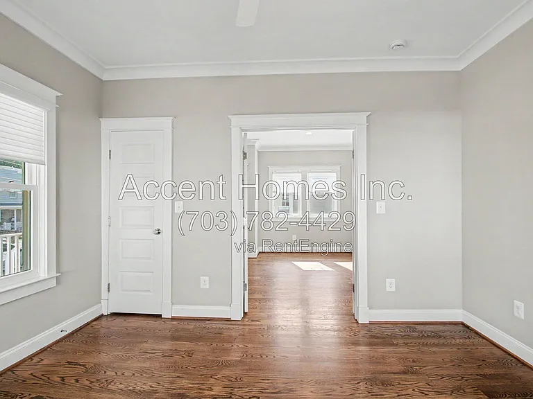 14 W Caton Ave — Photo 6