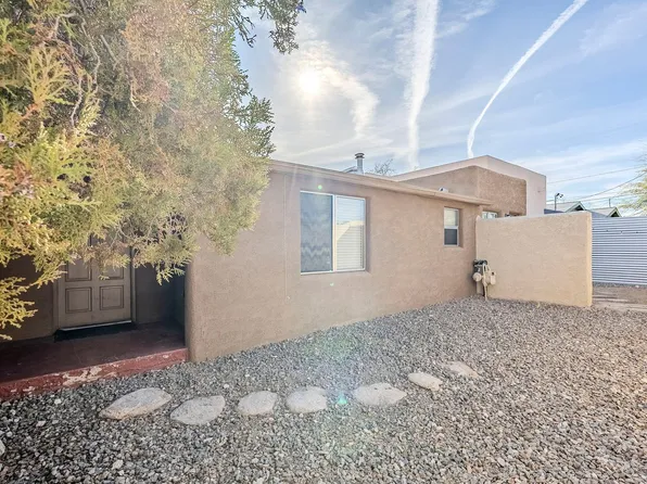 1632 N. Santa Rita Ave.