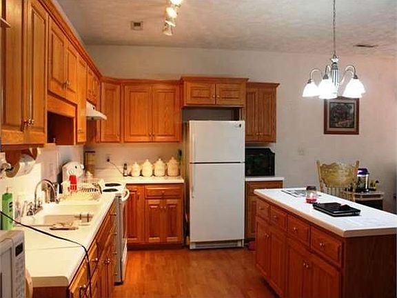 4th image of 249 Kelly Leigh Dr