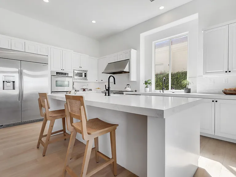 51075 Marbella Ct — Photo 1