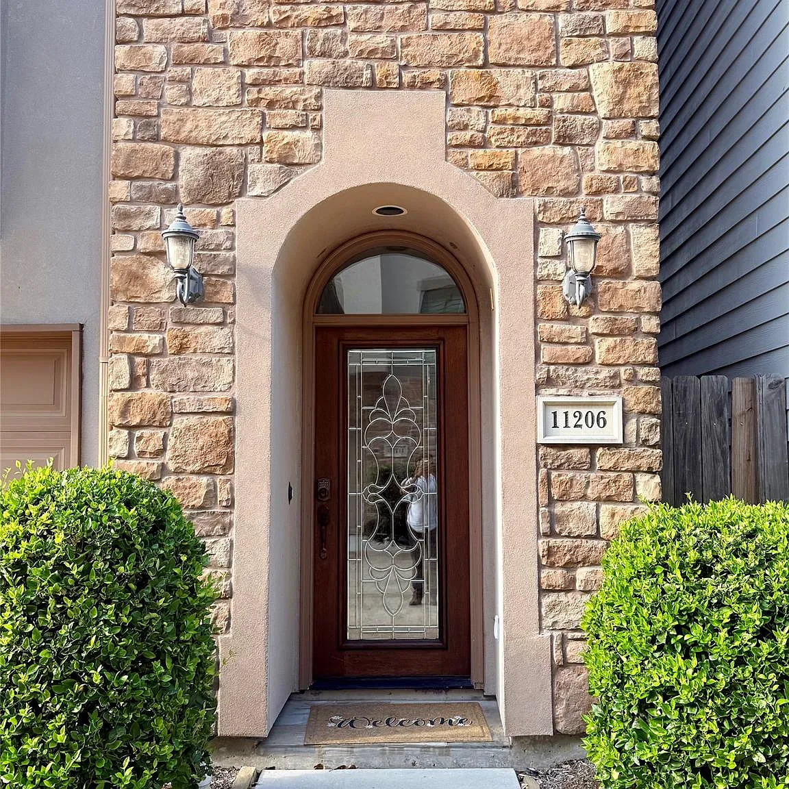 4 bed, 3.5 bath, 2888 sqft, $2,975 — Photo 3