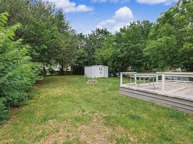 1112 N Lockhart St — Photo 13