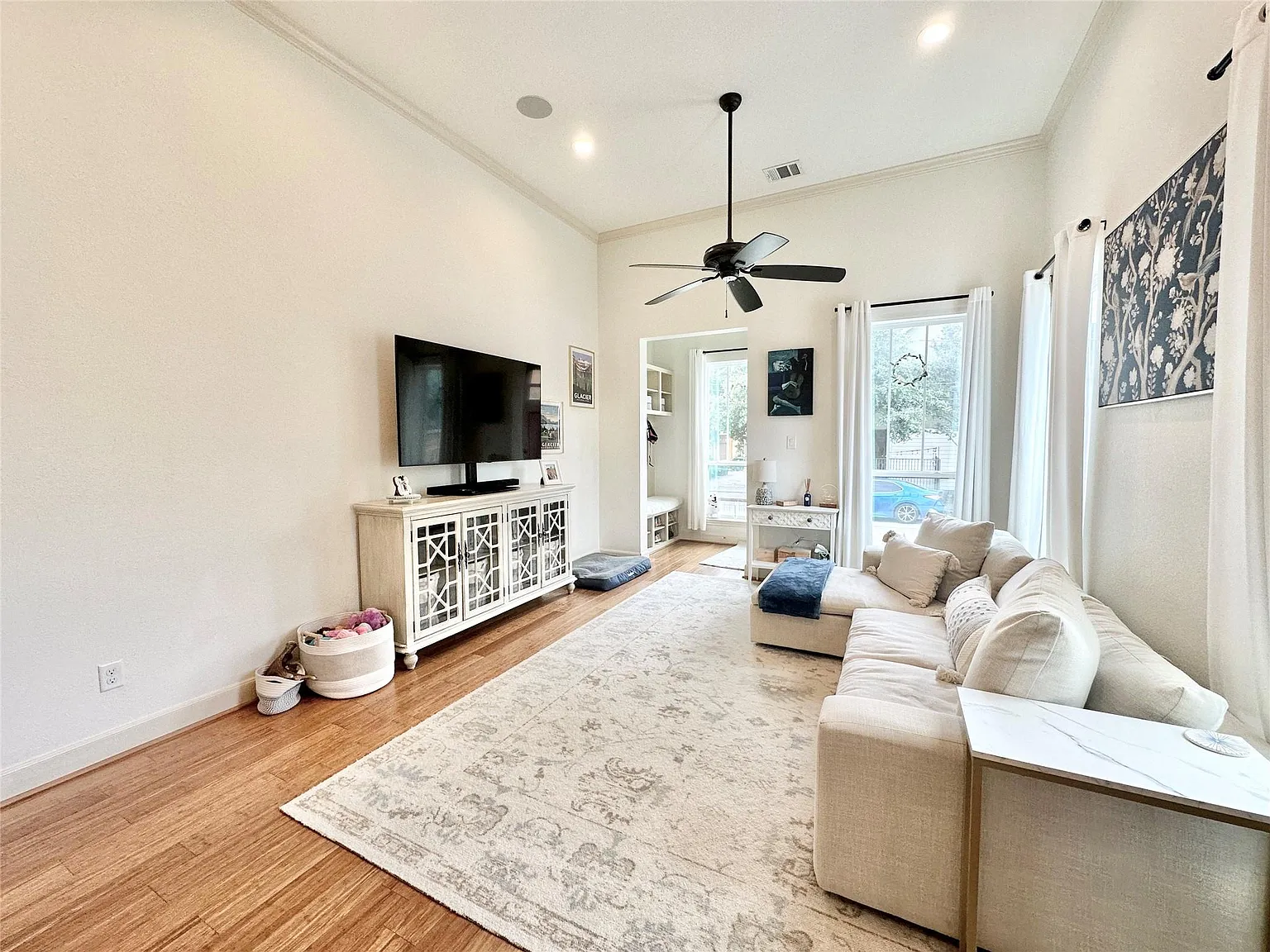 3 bed, 2.5 bath, 1550 sqft, $2,800 — Photo 4