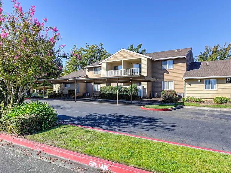 Community Exterior & Parking