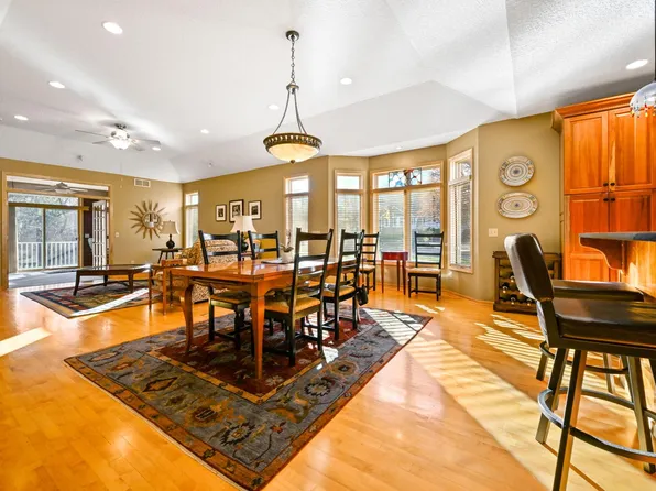 14802 Margaret Pl, Minnetonka, MN 55345