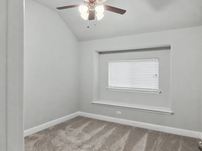 426 Oleander Dr — Photo 15