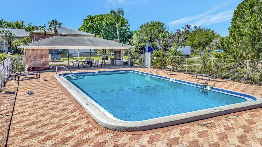 2 bed, 1050 sqft, $1,850 — Photo 3