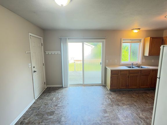 5th image of 4443 Hillrise Ct NE