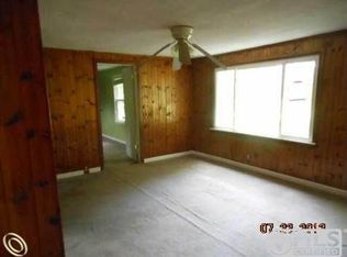 1332 W Livingston Rd, Highland, MI 48357