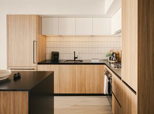 5060 James St #213, Vancouver, BC