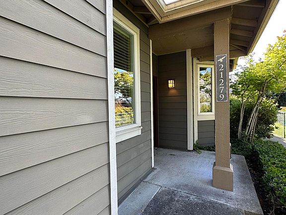 2nd image of 21279 SE 42nd Ln