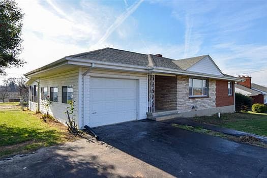 1st image of 2641 Pinecrest Dr