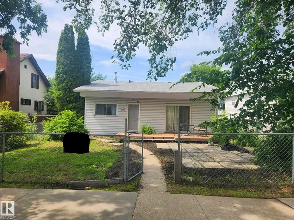 5128 52nd St, Barrhead, AB T7N 1E9