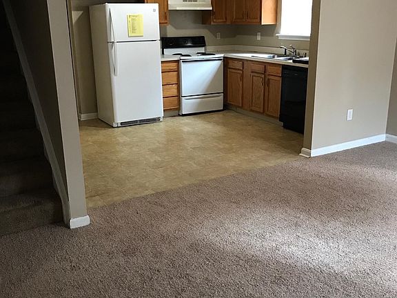 3rd image of 1551 Heron Ln #B