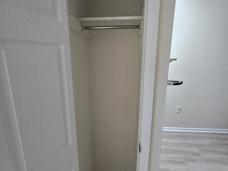 3200 W 9th St — Photo 3