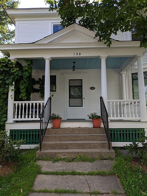 Front porch, entrance