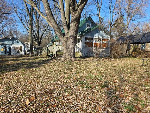 3rd image of 4726 Ingham St