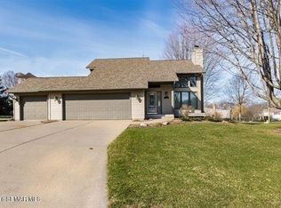 1343 Highland Dr, Winona, MN 55987