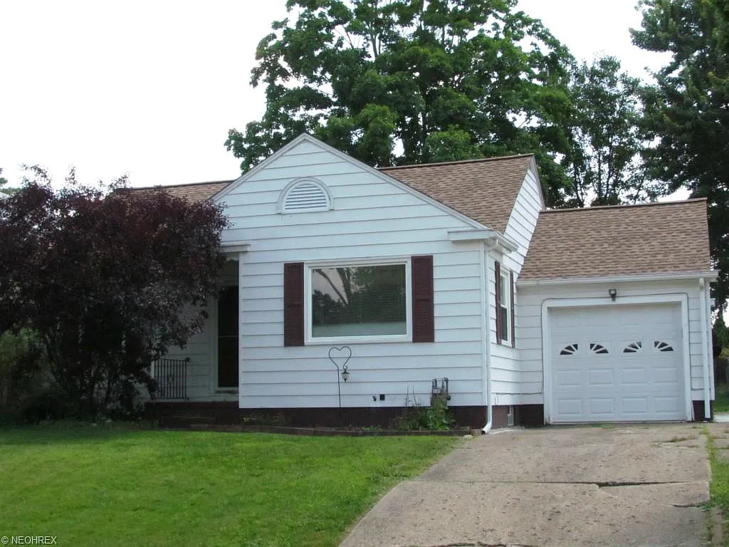 978 Cornell Dr photo 1