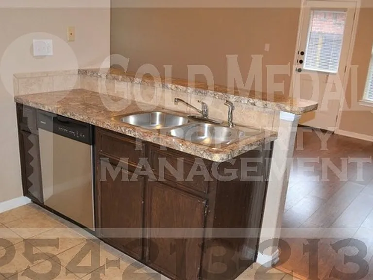 1110 Grace Point Dr — Photo 6